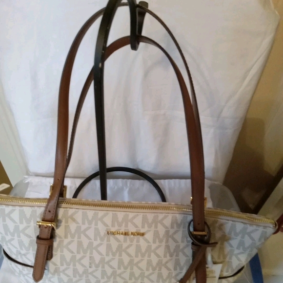 Michael Kors Jet Set MD Saffiano Leather Tote Handbag In VANILLA/LUGG - Picture 5 of 14